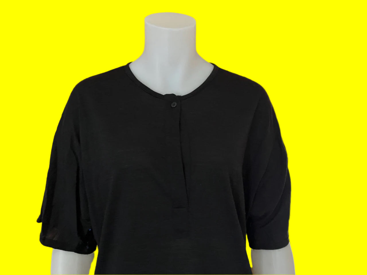 Icebreaker - Loose Fit Black Merino Tee - Size: S