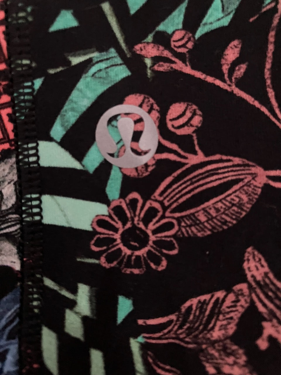 Lululemon - Tropical Print Leggings in Excellent Condition - Size: Lulu 4