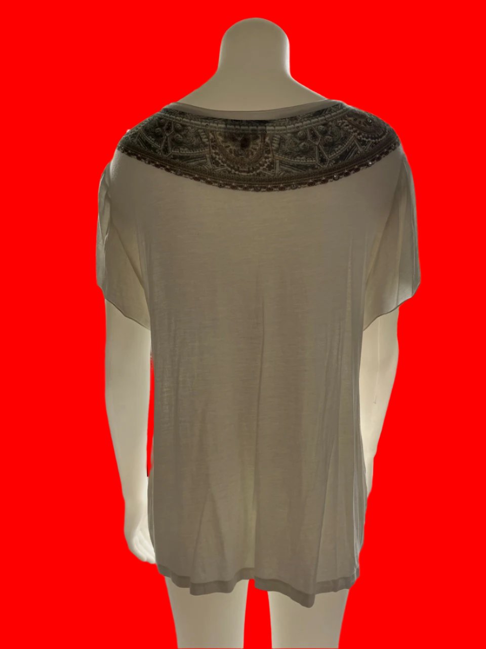 Camilla - Australian Designer Tee - Size: 2