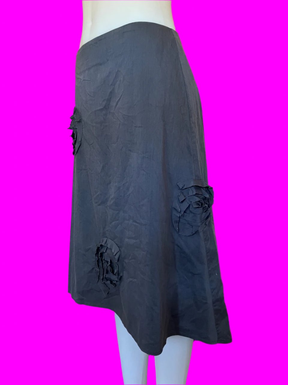 Trelise Cooper - NZ Designer - Grey Skirt With Rosettes - Size: 16