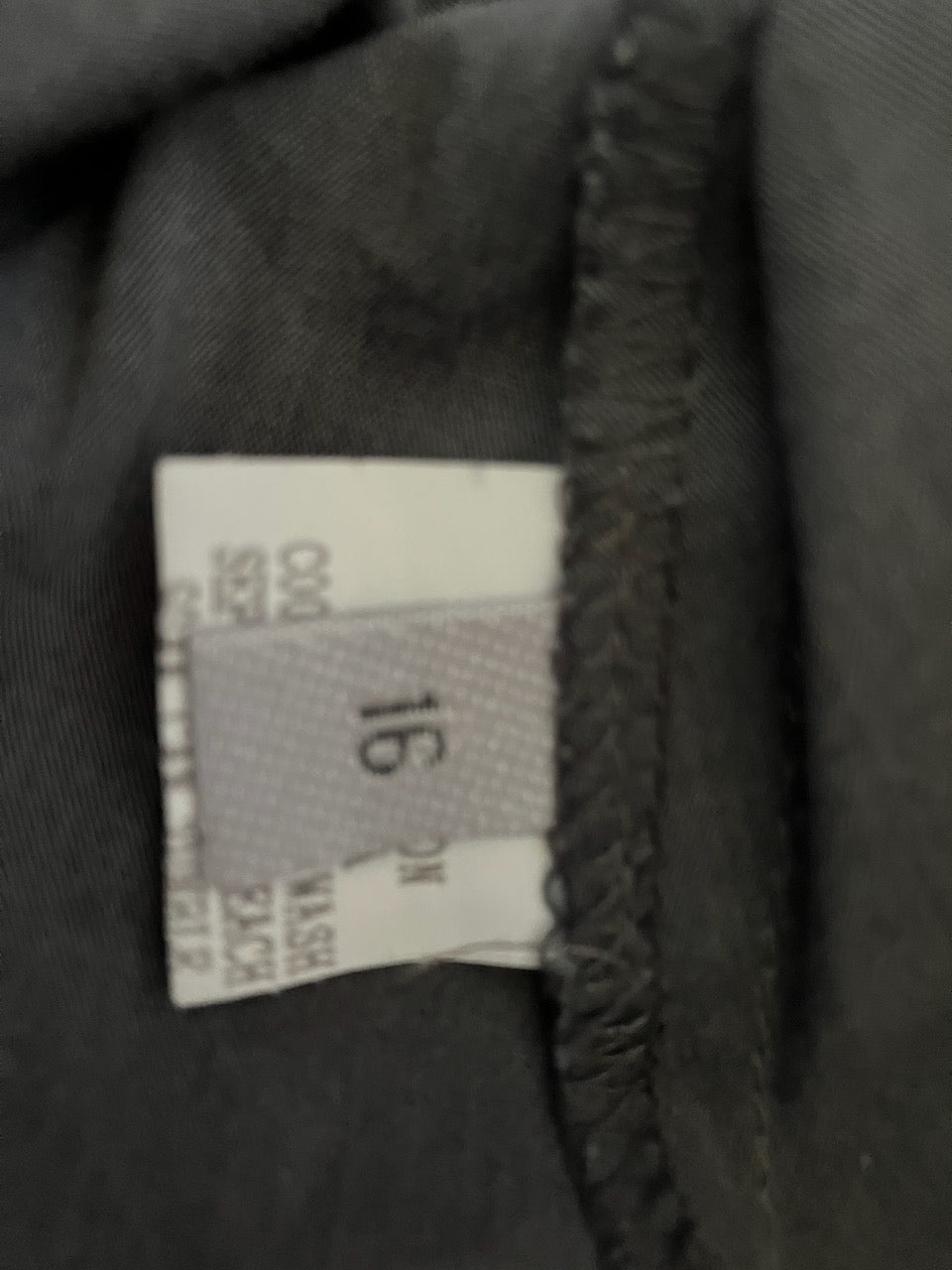 Trelise Cooper - NZ Designer - Grey Skirt With Rosettes - Size: 16