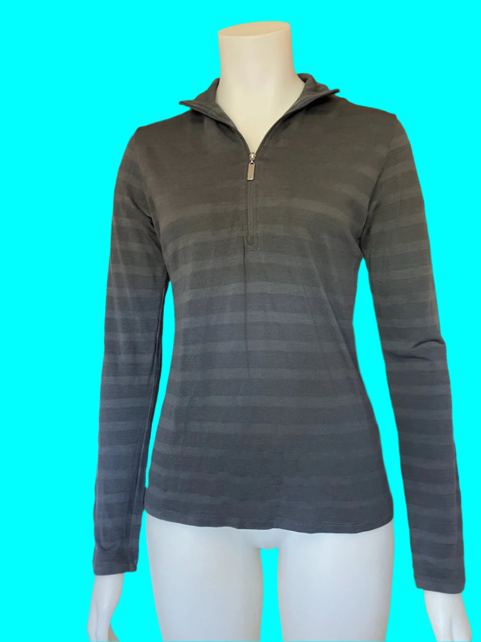 Untouched World - Merino - Grey Top With Zip - Size: M
