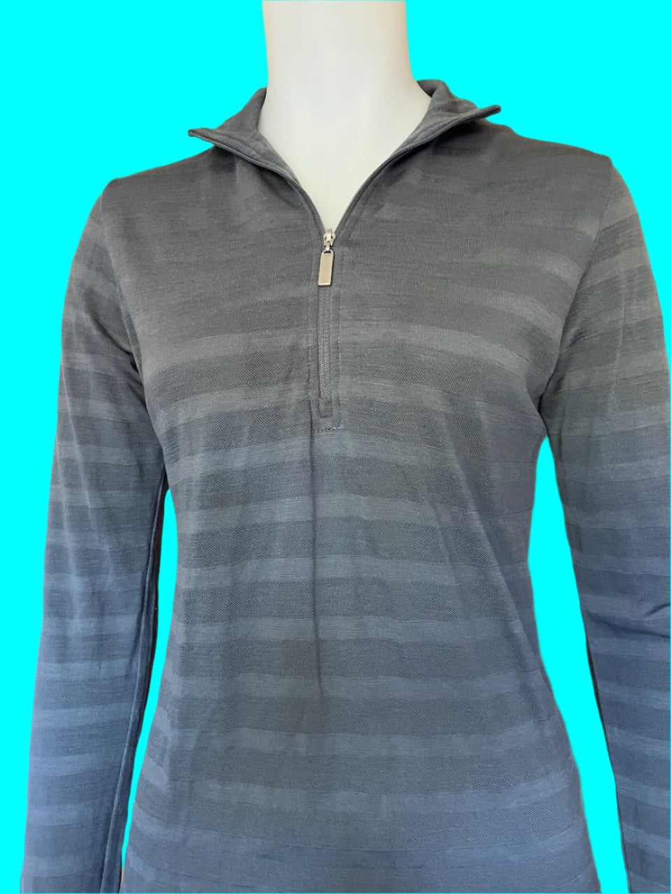 Untouched World - Merino - Grey Top With Zip - Size: M