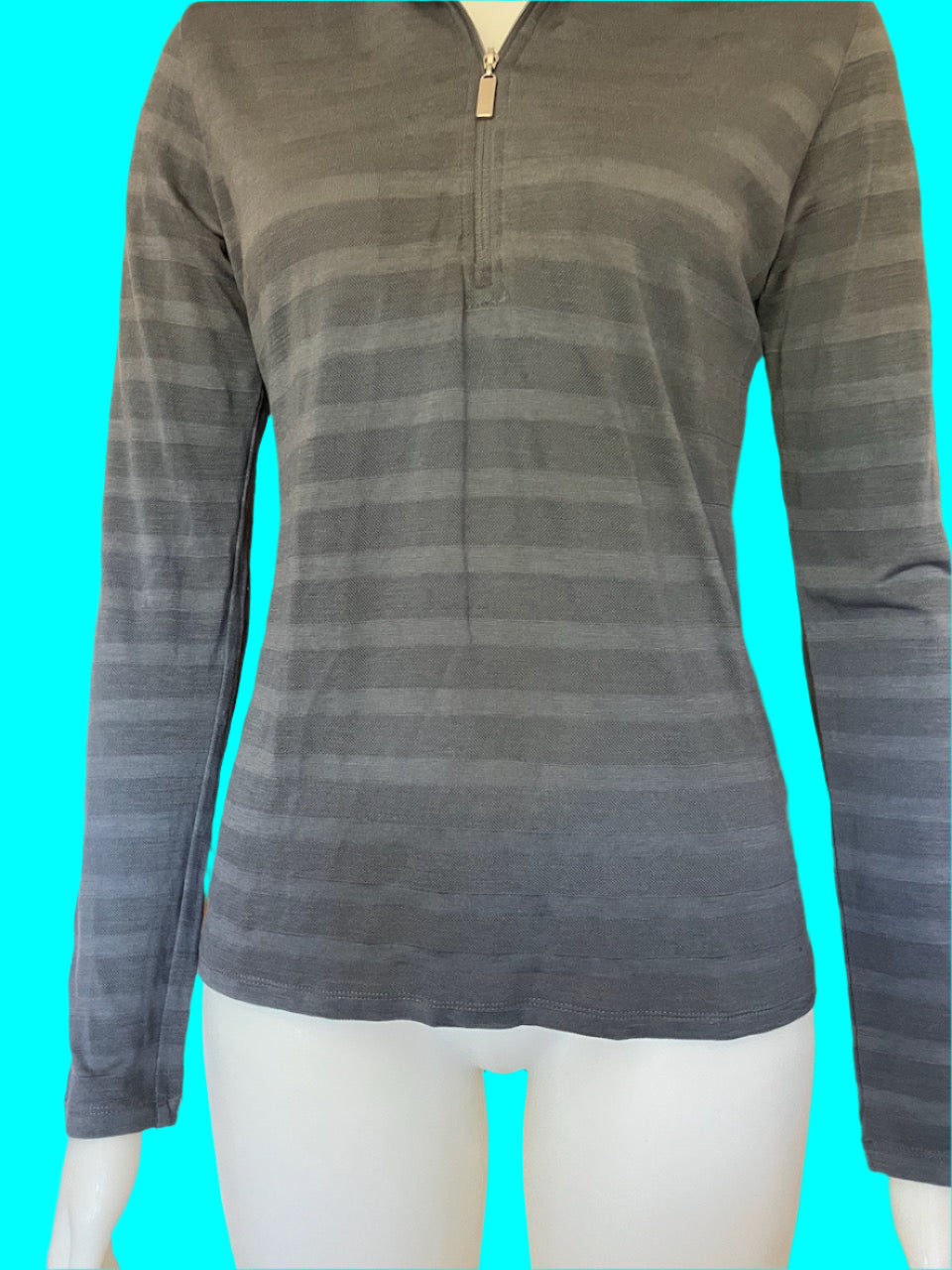 Untouched World - Merino - Grey Top With Zip - Size: M
