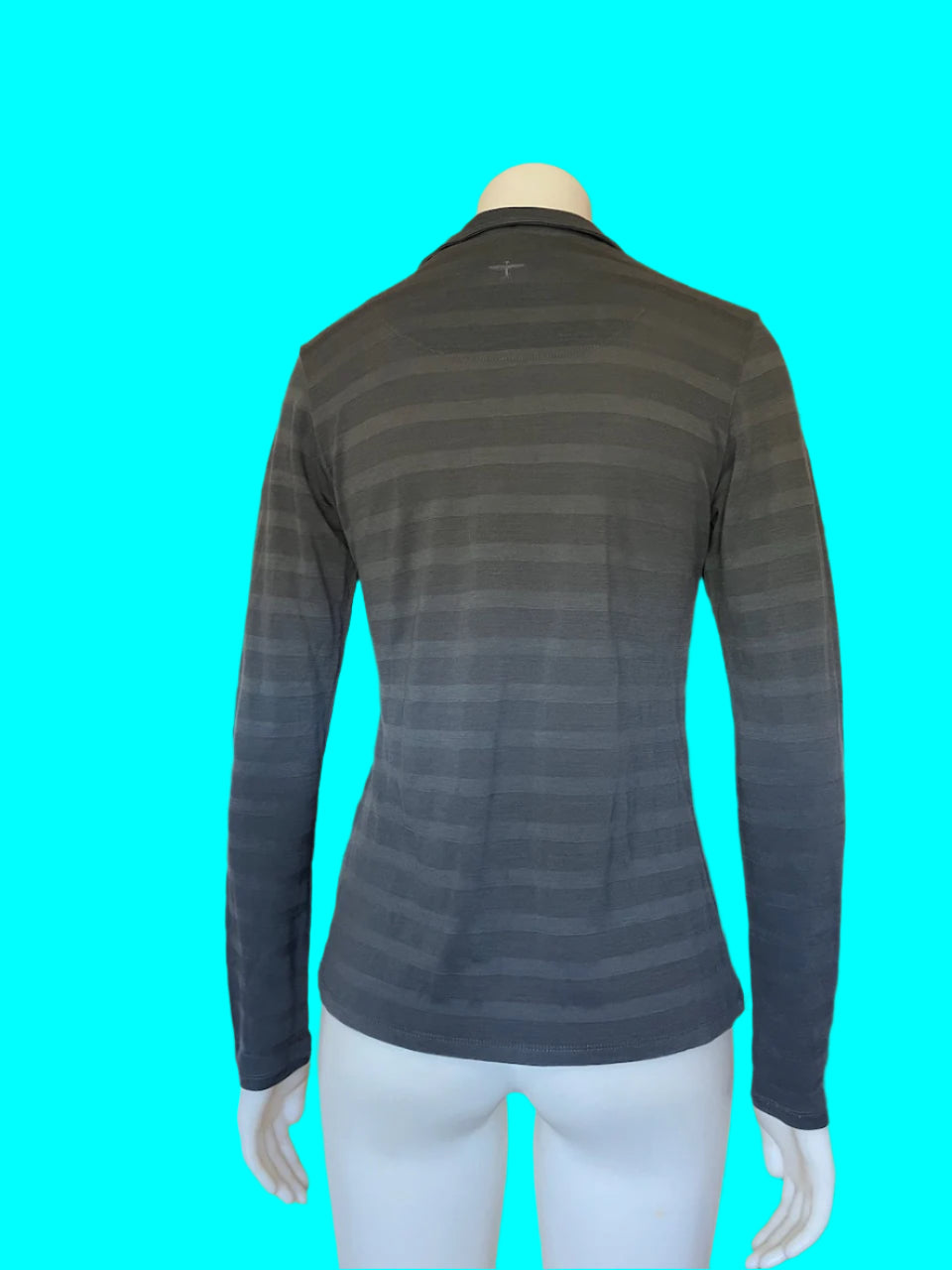 Untouched World - Merino - Grey Top With Zip - Size: M