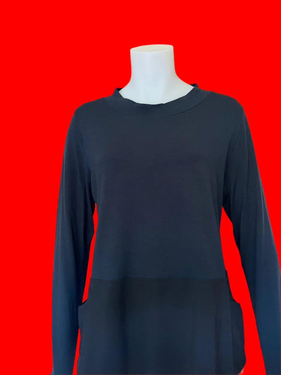 Paula Ryan - Contrast Hem Boxy Top - Size: M