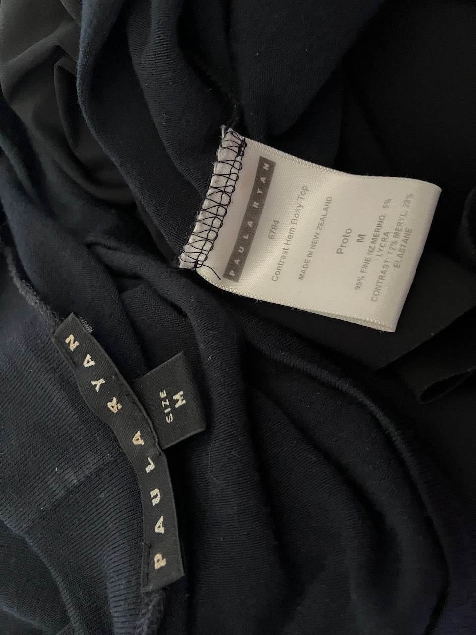 Paula Ryan - Contrast Hem Boxy Top - Size: M