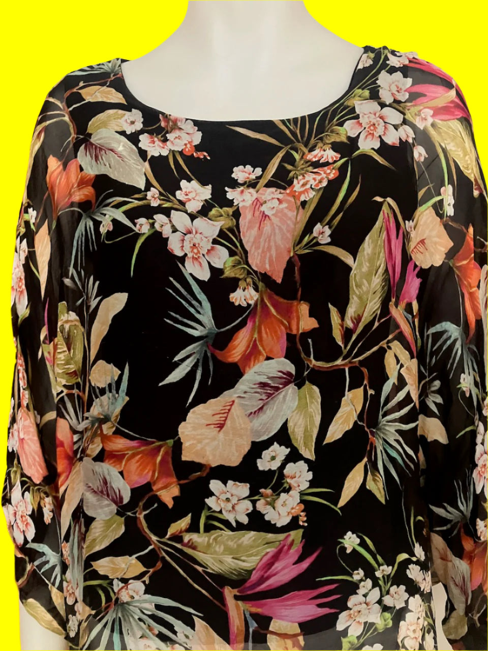 Beautiful Silk & Viscose Floral Top - Made in Italy - Size: S
