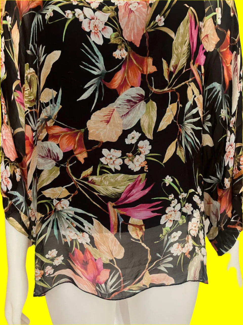 Beautiful Silk & Viscose Floral Top - Made in Italy - Size: S