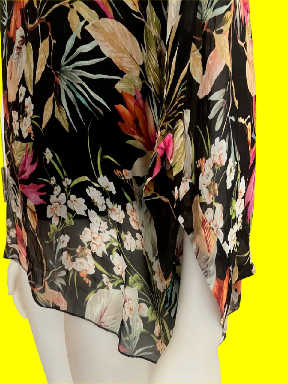 Beautiful Silk & Viscose Floral Top - Made in Italy - Size: S