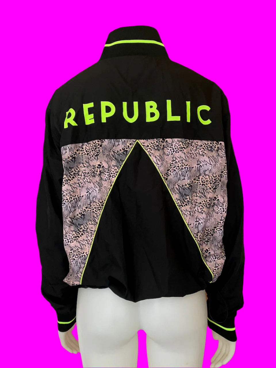 Sweat Republic - Zip Up Workout Top With Animal Print - Size: L