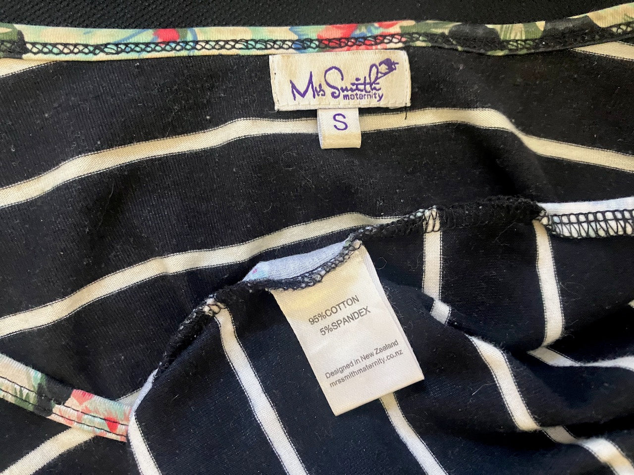Mrs Smith Maternity - Floral Breastfeeding Tee - Size: S