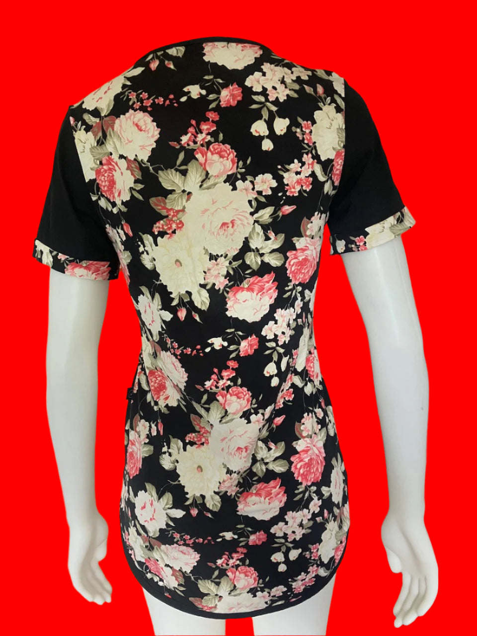 Addison - Black Breastfeeding Tee With Rose Print - Size: 8