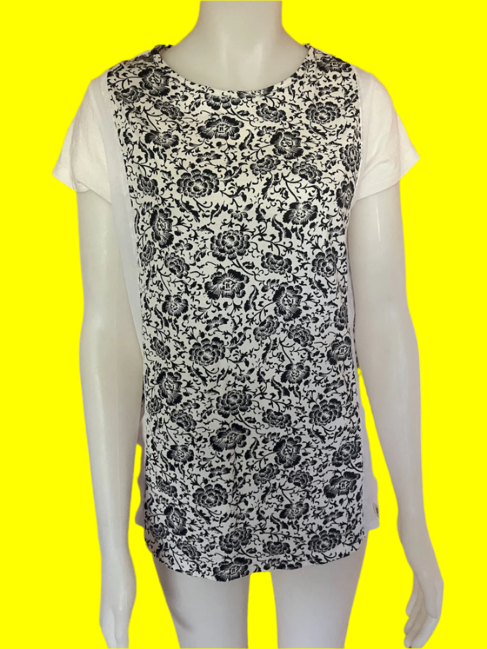 RPM - NZ Designer Label - Black & White Floral Print Top - Size: 8