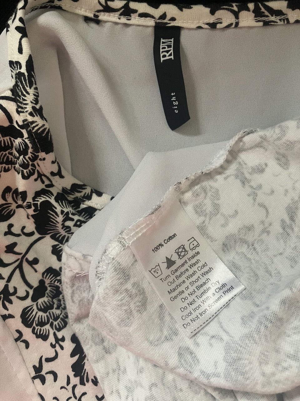 RPM - NZ Designer Label - Black & White Floral Print Top - Size: 8