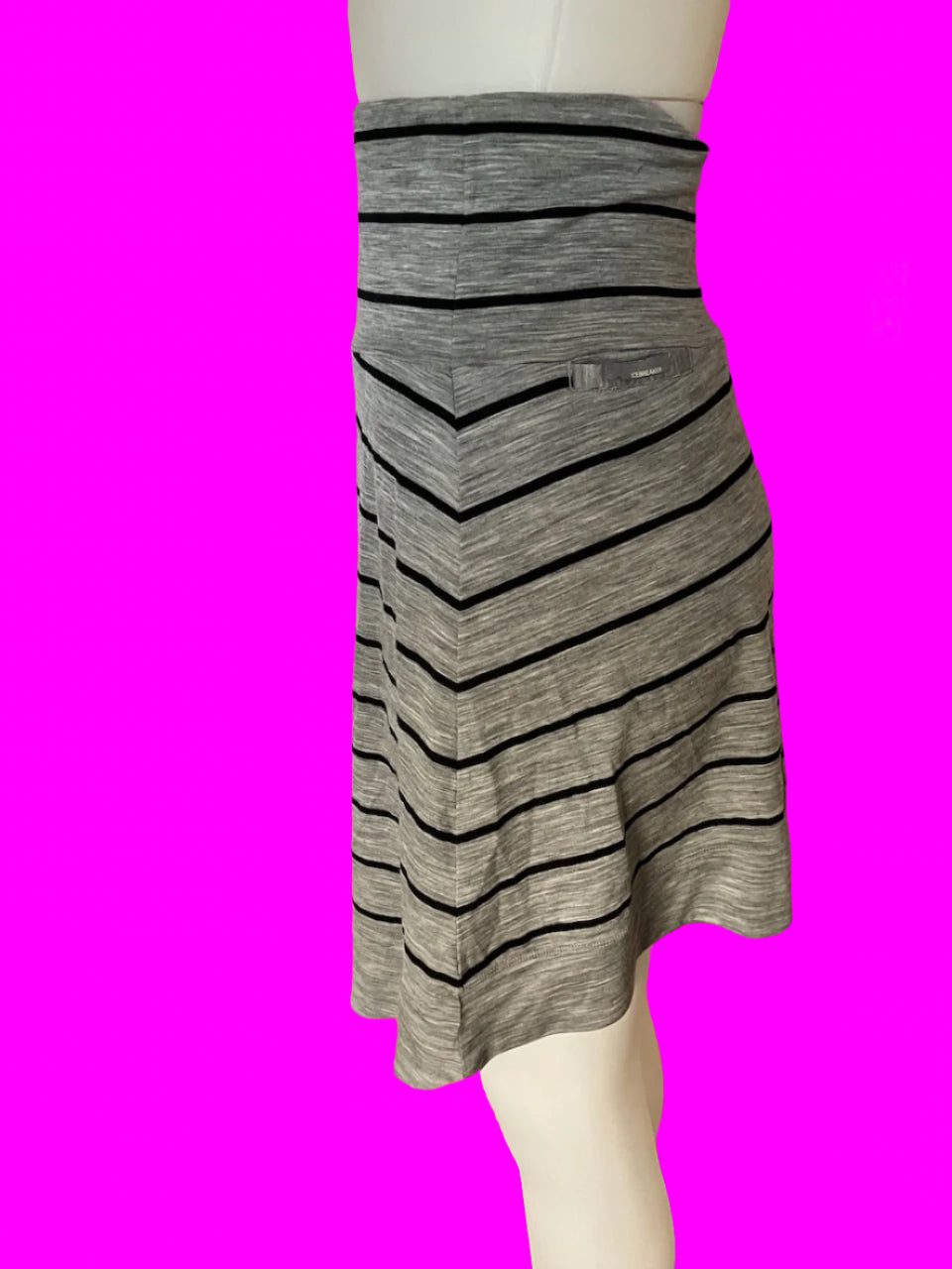 Icebreaker Grey & Black Striped A-Line Skirt - Excellent Condition - Size: S