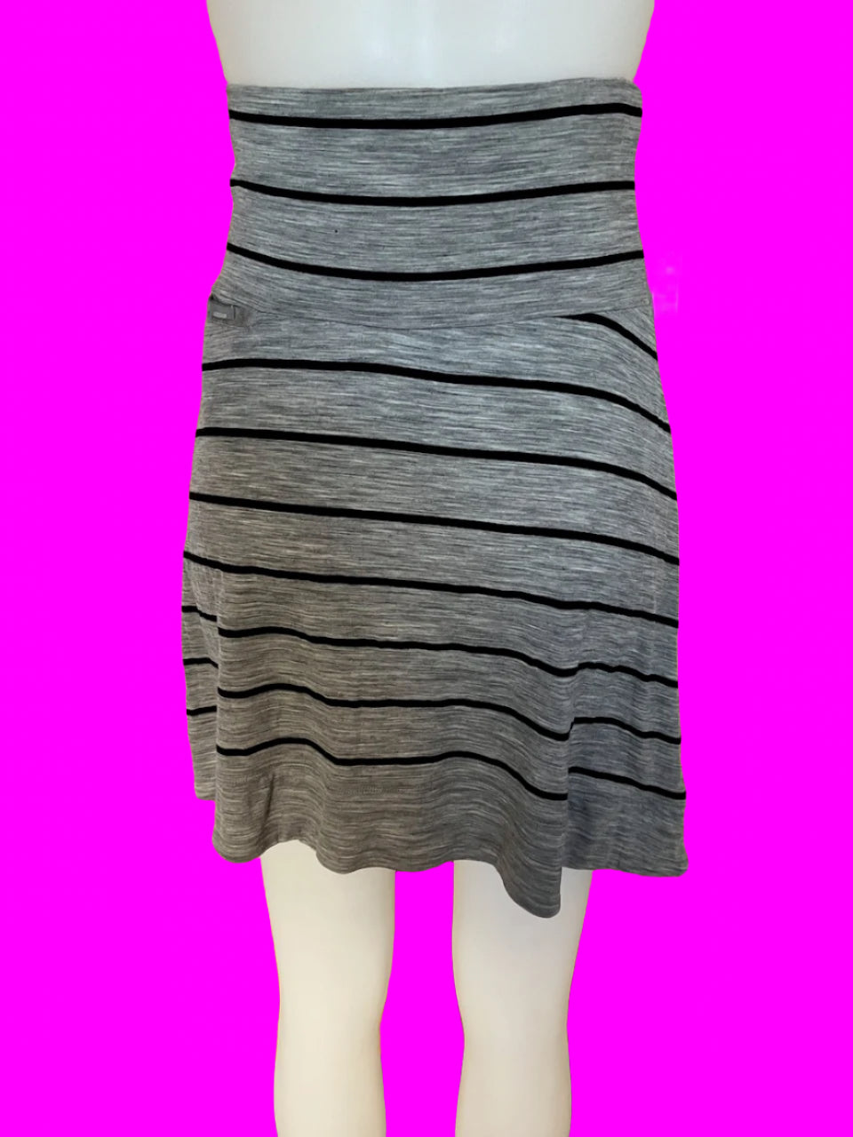 Icebreaker Grey & Black Striped A-Line Skirt - Excellent Condition - Size: S