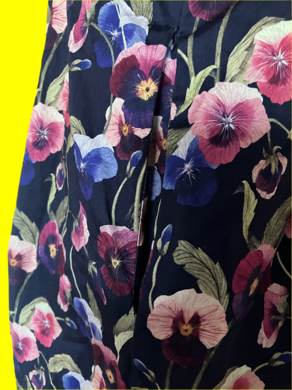 Wilson Trollope - NZ Designer - Beautiful Pansy Dress - Size: 8