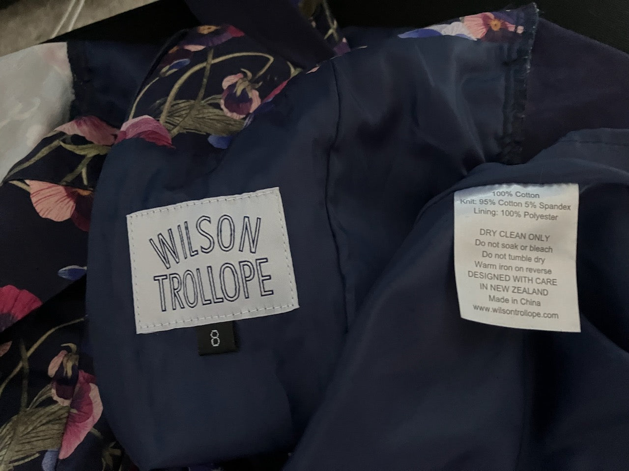 Wilson Trollope - NZ Designer - Beautiful Pansy Dress - Size: 8