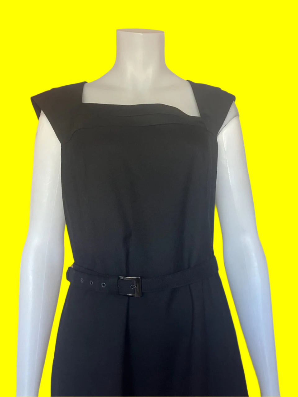 Cue - Little Black Dress With Belt - Size: 14