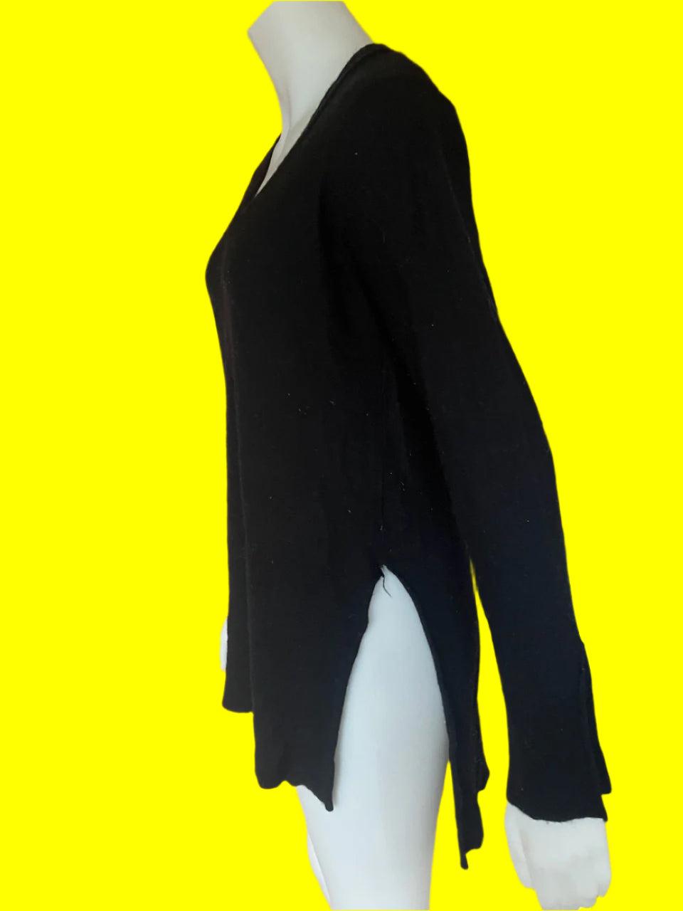 North South Merino - Long V Neck Jumper - Size: L