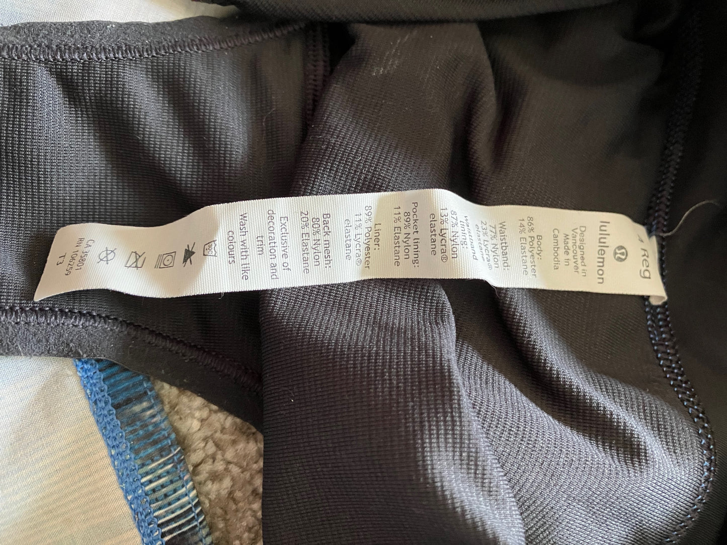 Lululemon Blue Patterned Shorts - Size: 4 Regular