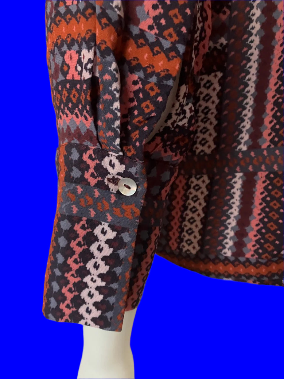 Loobies Story - Lovely Patterned Top With V - Neck - Size: 10
