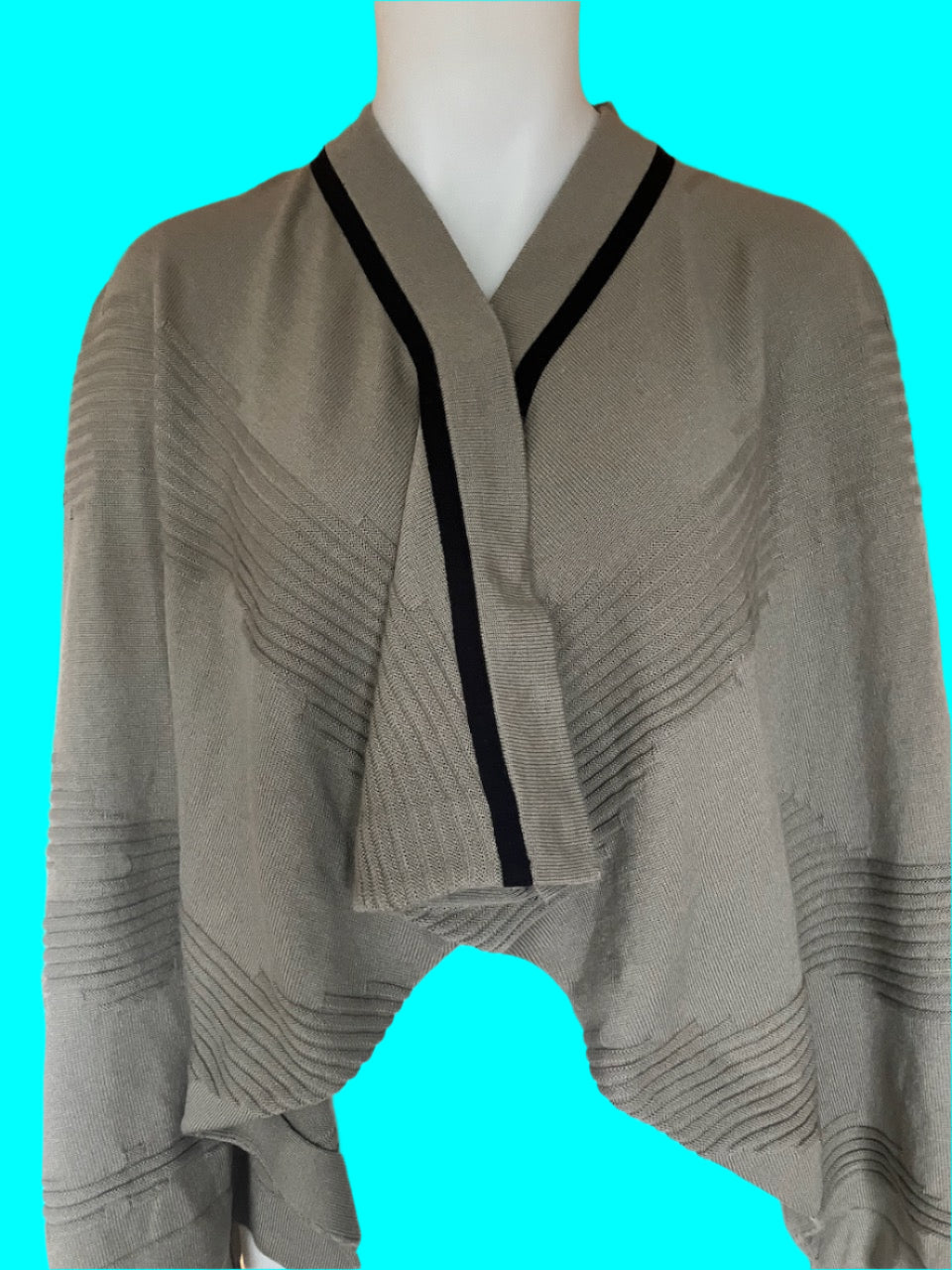 Line 7 - Two Tone Cardigan - Size: L