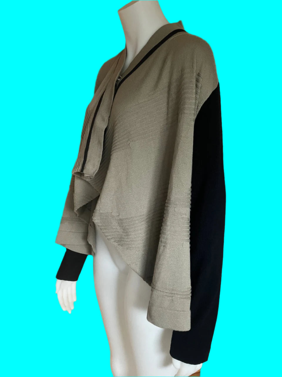 Line 7 - Two Tone Cardigan - Size: L